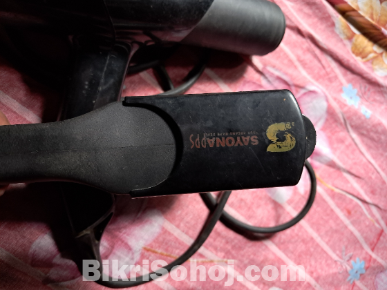 চুল হিটার ও আয়রন করা মেশিন ২ টা